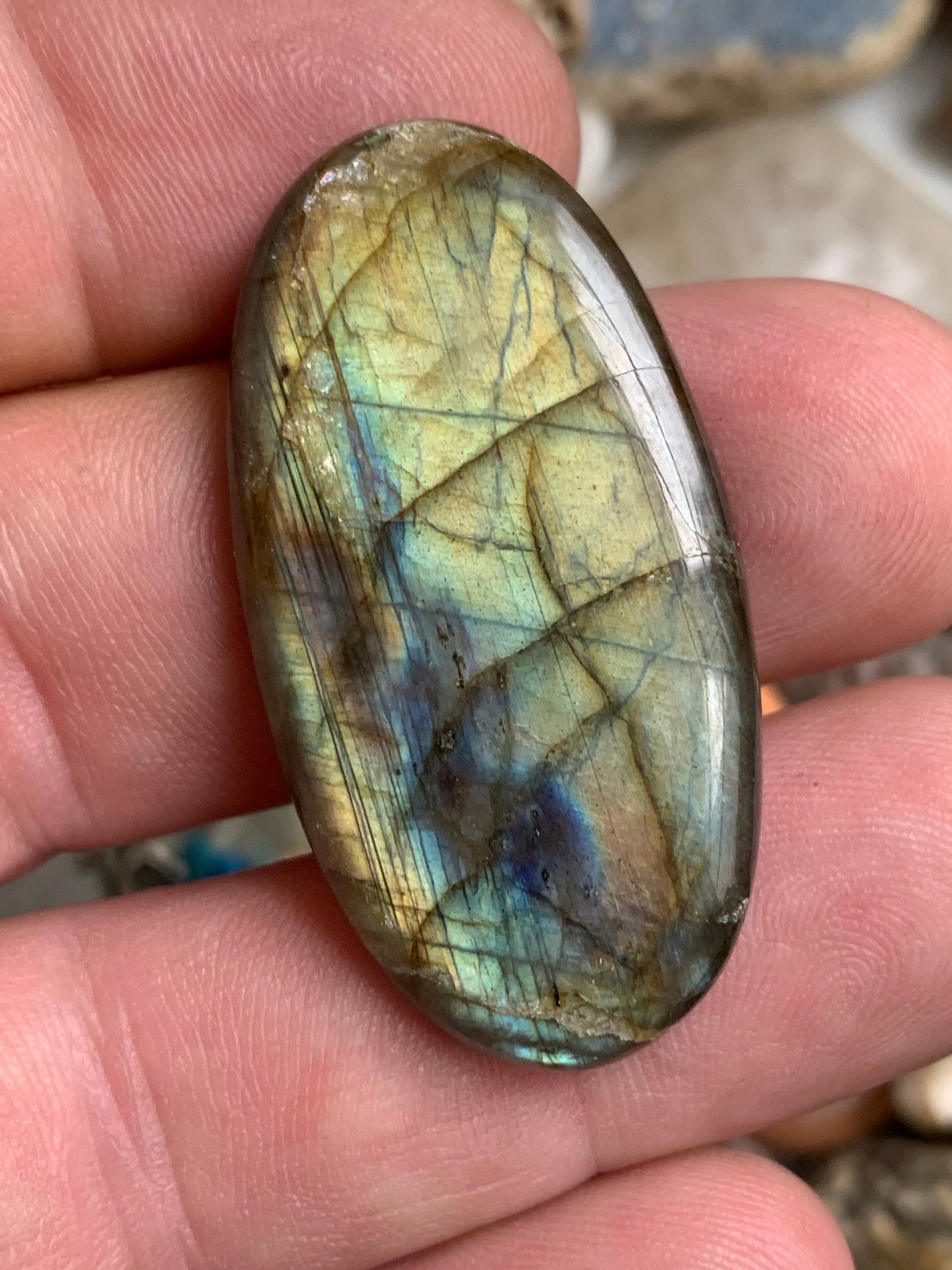 Labradorite, cabochon de forme 'ovale' - ± 42 x 22 x 6 mm - 9,6 gr. - Qualité AA à AAA !