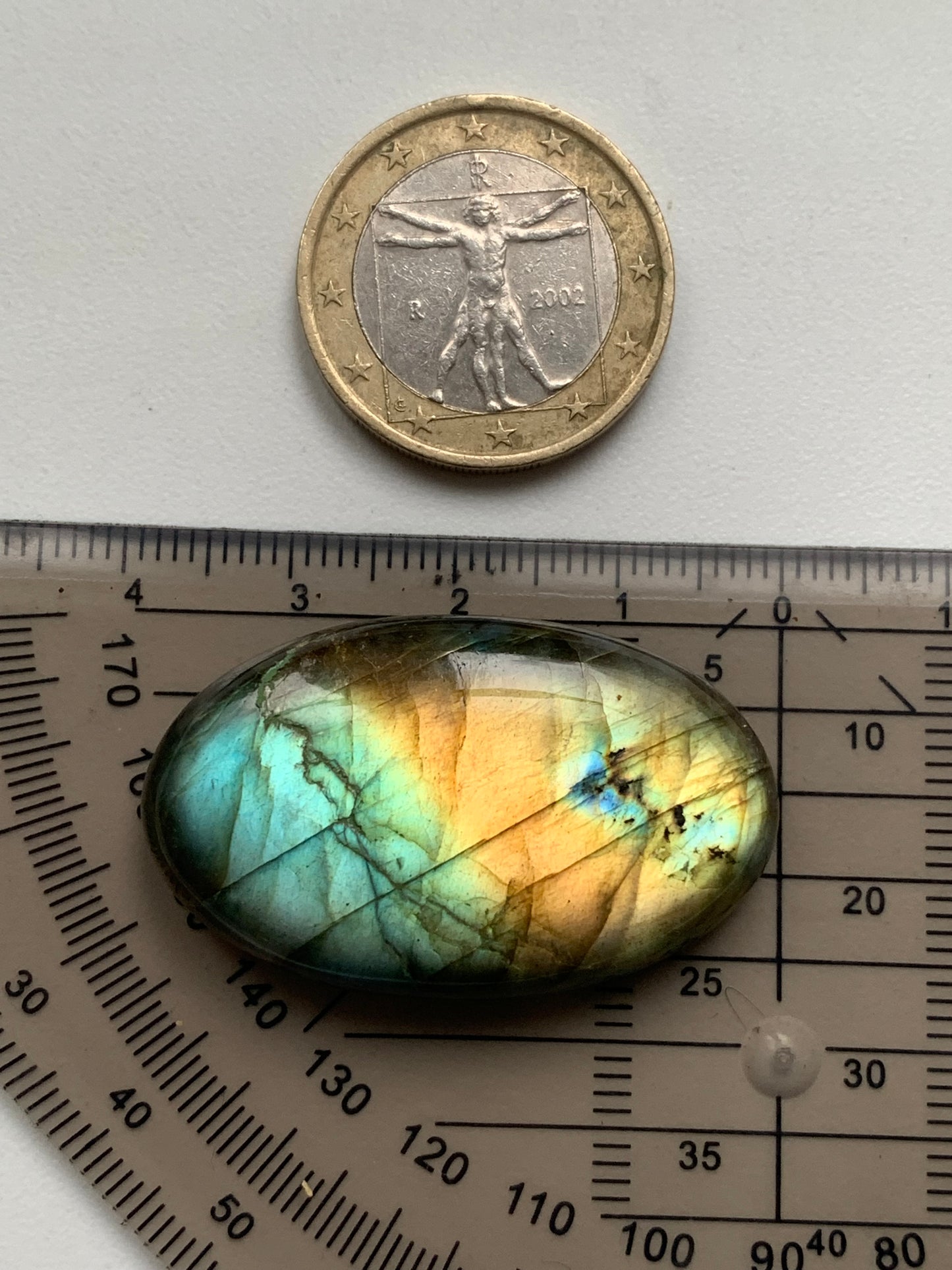 Labradorite, cabochon de forme 'ovale' - ± 38 x 23 x 7 mm - 10,8 gr. - Qualité AA à AAA !
