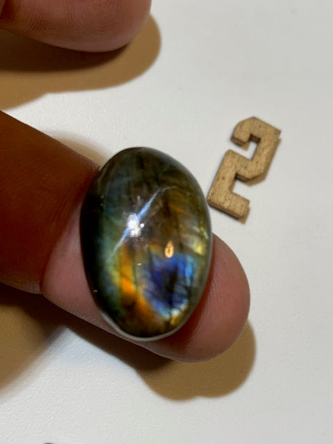 Labradorite, 3 cabochons au choix de forme 'ovale' - ± 25 x 18 x 7 mm - 5,4 gr. - Qualité AA à AAA !