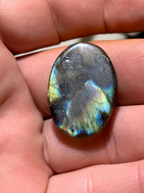 Labradorite, cabochon de forme 'ovale' - ± 29 x 20 x 8 mm - 7,3 gr. - Qualité AA à AAA !
