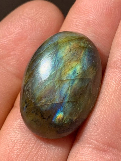 Labradorite, cabochon de forme 'ovale' - ± 29 x 20 x 8 mm - 7,3 gr. - Qualité AA à AAA !
