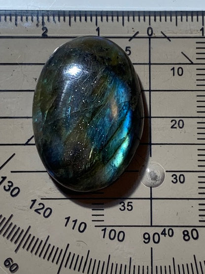 Labradorite, cabochon de forme 'ovale' - ± 29 x 20 x 8 mm - 7,3 gr. - Qualité AA à AAA !