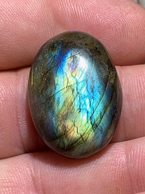 Labradorite, cabochon de forme 'ovale' - ± 29 x 20 x 8 mm - 7,3 gr. - Qualité AA à AAA !