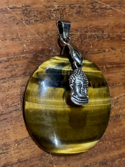 Concept : Pendentif de d'Œil de tigre + charms | cabochon de 34 millimètres de diamètre