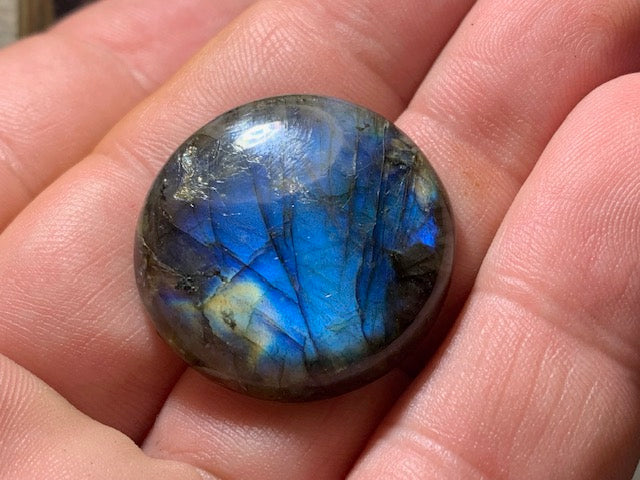 Labradorite, cabochon de forme 'ronde' - ± 28 x 7 mm - 9,3 gr. - Qualité AA à AAA !