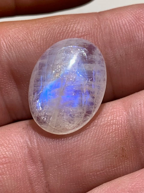 Labradorite blanche (Spectrolite claire/  péristérite), cabochon de forme 'ovale' - ± 20 x 15 x 6 mm - 2,4 gr. - Qualité AA !