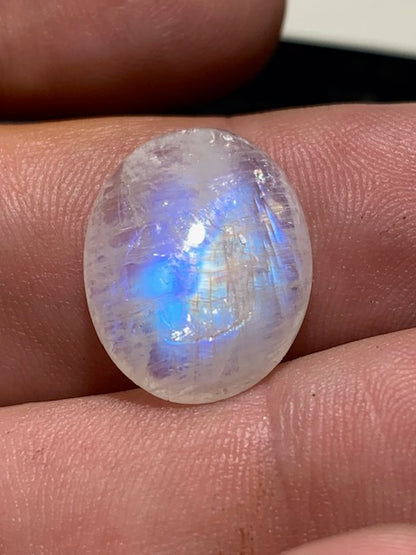 Labradorite blanche (Spectrolite claire/  péristérite), cabochon de forme 'ovale' - ± 20 x 15 x 6 mm - 2,4 gr. - Qualité AA !