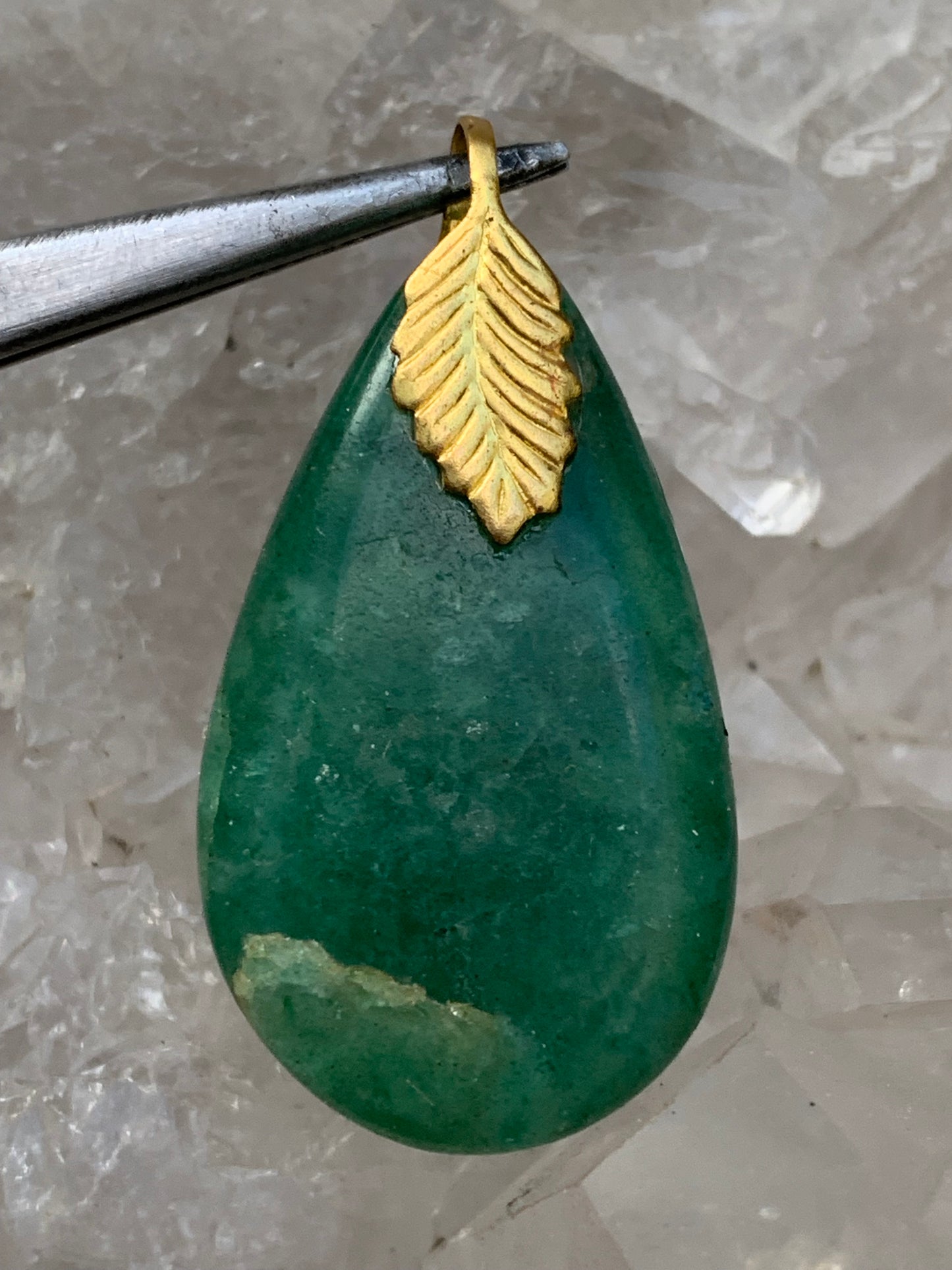 Aventurine/ Quartz vert, pendentif de type 'goutte', qualité A à AA, 40 x 20 x 8 mm environ, parfait pour la bijouterie, collection, lithothérapie...