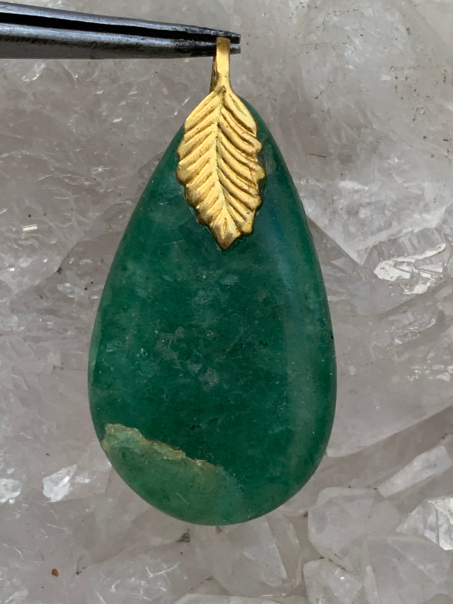 Aventurine/ Quartz vert, pendentif de type 'goutte', qualité A à AA, 40 x 20 x 8 mm environ, parfait pour la bijouterie, collection, lithothérapie...