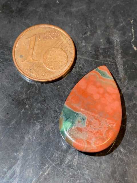 Jaspe Orbiculaire (Aussi appelé Jaspe Océan), cabochon de forme de 'goutte' - ± 22 x 15 x 5 mm - 2,4 gr. - Qualité AAA !