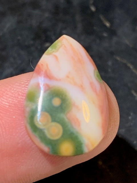 Jaspe Orbiculaire (Aussi appelé Jaspe Océan), cabochon de forme de 'goutte' - ± 21 x 15 x 5 mm - 1,8 gr. - Qualité AAA !