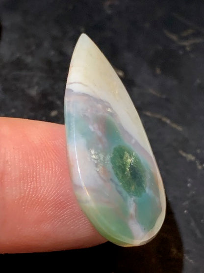 Agate Mousse/ Agate Lichen, cabochon en forme de 'goutte' - ± 33 x 19 x 5 mm - 4,5 gr. - Qualité AAA !