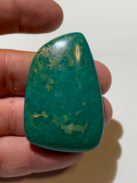 Turquoise, cabochon de forme asymétrique de 55 mm x 36 x 11 - 27,1 gr. - Parfait en bijouterie, collection, exposition...