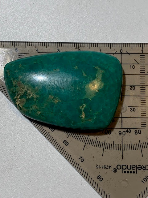 Turquoise, cabochon de forme asymétrique de 55 mm x 36 x 11 - 27,1 gr. - Parfait en bijouterie, collection, exposition...