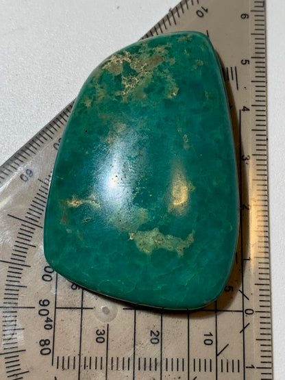 Turquoise, cabochon de forme asymétrique de 55 mm x 36 x 11 - 27,1 gr. - Parfait en bijouterie, collection, exposition...