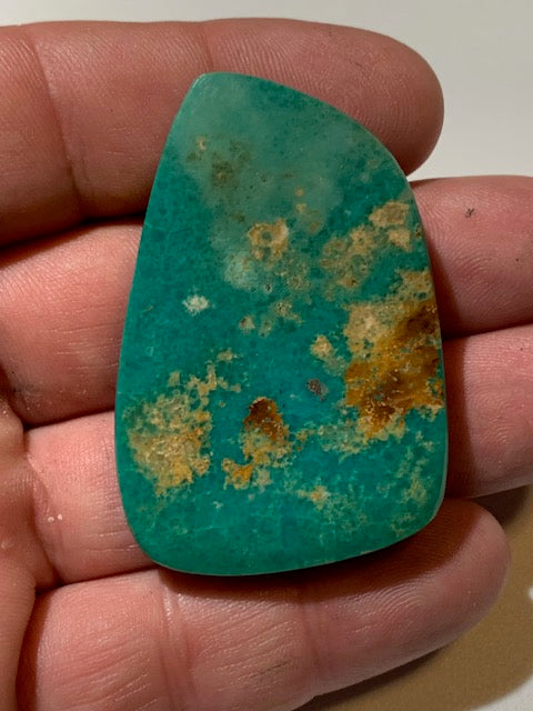 Turquoise, cabochon de forme asymétrique de 55 mm x 36 x 11 - 27,1 gr. - Parfait en bijouterie, collection, exposition...