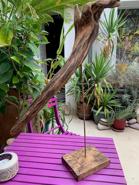 Sculpture en bois flotté de Loire - Bec d'oiseau - 65 cm de hauteur × 38 × 20 / ± 1,2 kg - Création Zen Curiosity