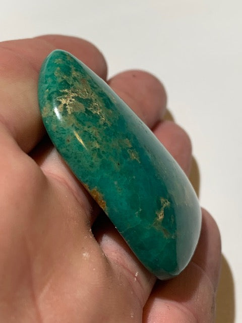 Turquoise, cabochon de forme asymétrique de 55 mm x 36 x 11 - 27,1 gr. - Parfait en bijouterie, collection, exposition...