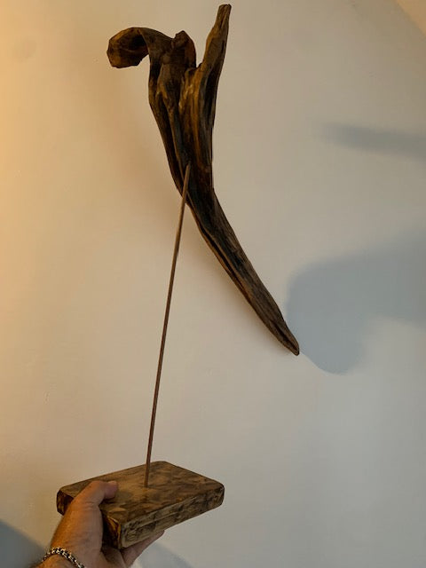 Sculpture en bois flotté de Loire - Bec d'oiseau - 65 cm de hauteur × 38 × 20 / ± 1,2 kg - Création Zen Curiosity
