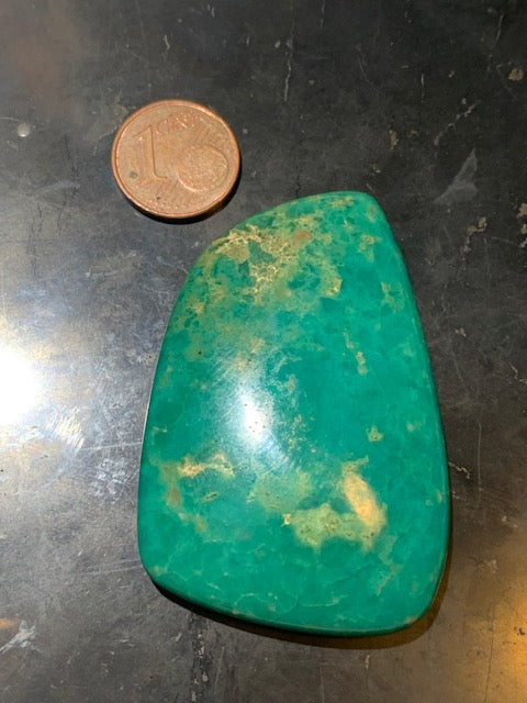 Turquoise, cabochon de forme asymétrique de 55 mm x 36 x 11 - 27,1 gr. - Parfait en bijouterie, collection, exposition...