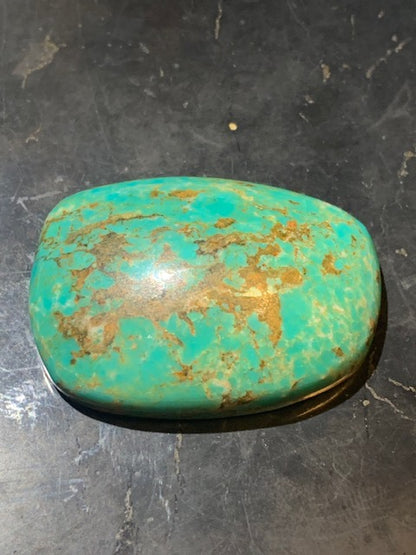 Turquoise, cabochon de forme asymétrique de 40 mm x 29 x 12 - 17,4 gr. - Parfait en bijouterie, collection, exposition...