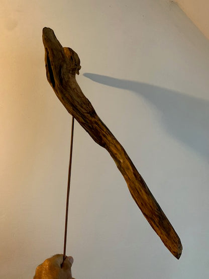 Sculpture en bois flotté de Loire - Bec d'oiseau - 65 cm de hauteur × 38 × 20 / ± 1,2 kg - Création Zen Curiosity