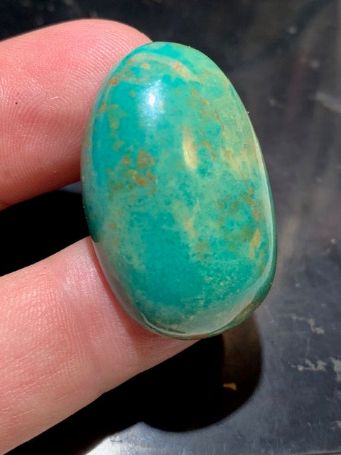 Turquoise, cabochon de forme asymétrique de 36 mm x 24 x 11 - 12,8 gr. - Parfait en bijouterie, collection, exposition...