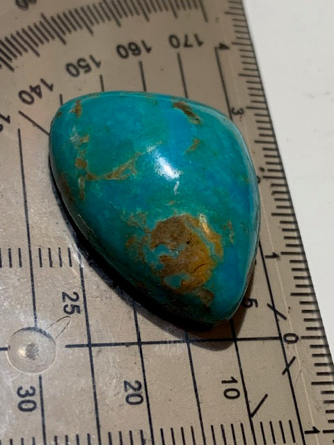 Turquoise, cabochon de forme asymétrique de 31 mm x 20 x 10 - 7,8 gr. - Parfait en bijouterie, collection, exposition...