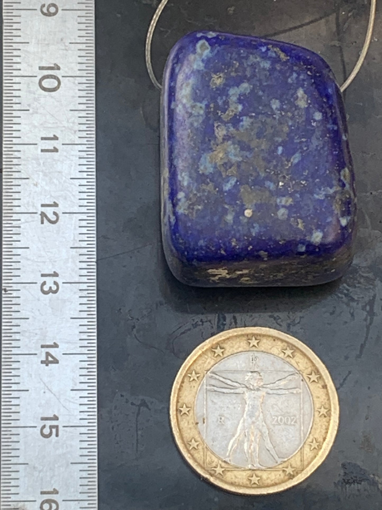 Lapis lazuli, pierre de finition polie et percée en latéral, qualité AA à AAA, 32mm x 26 x 20, parfait pour faire une composition de collier ou en pendentif !