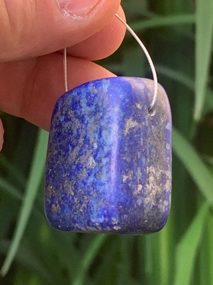 Lapis lazuli, pierre de finition polie et percée en latéral, qualité AA à AAA, 32mm x 26 x 20, parfait pour faire une composition de collier ou en pendentif !