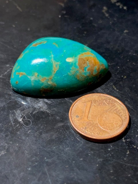 Turquoise, cabochon de forme asymétrique de 31 mm x 20 x 10 - 7,8 gr. - Parfait en bijouterie, collection, exposition...