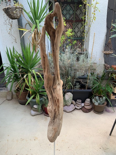 Sculpture en bois flotté de Loire - Bec d'oiseau - 53 cm de hauteur × 19 × 17 / ± 0,5 kg - Création Zen Curiosity