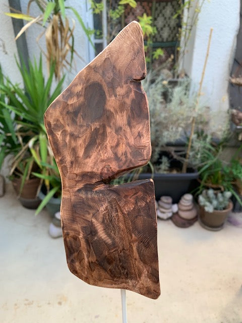 Sculpture en bois flotté de Loire - 'Sourire en coin' - 48 cm de hauteur × 17 × 10 / ± 0,5 kg - Création Zen Curiosity