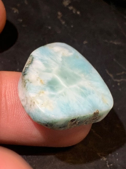 Larimar – Cabochon asymétrique de 31 × 27 × 7 mm - 9,7 gr. - Nuances naturelles magnifiques, parfait pour bijoux raffinés, collectionneur passionné ou exposition