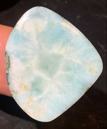 Larimar – Cabochon asymétrique de 31 × 27 × 7 mm - 9,7 gr. - Nuances naturelles magnifiques, parfait pour bijoux raffinés, collectionneur passionné ou exposition