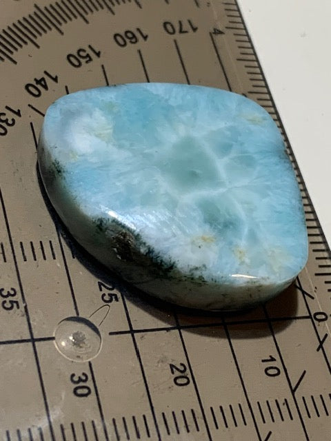 Larimar – Cabochon asymétrique de 31 × 27 × 7 mm - 9,7 gr. - Nuances naturelles magnifiques, parfait pour bijoux raffinés, collectionneur passionné ou exposition