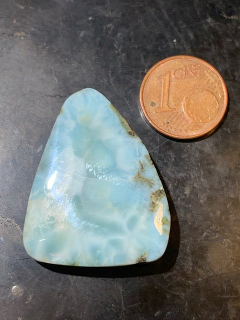 Larimar – Cabochon triangulaire de 32 × 25 × 7 mm - 10 gr. - Nuances naturelles magnifiques, parfait pour bijoux raffinés, collectionneur passionné ou exposition