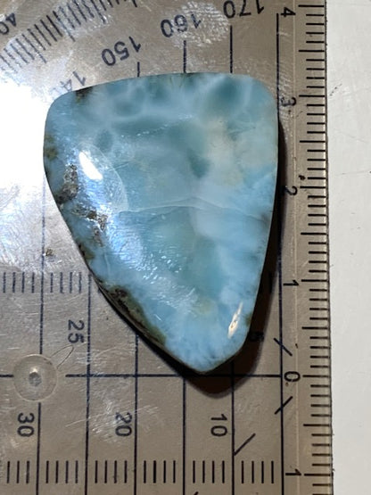 Larimar – Cabochon triangulaire de 32 × 25 × 7 mm - 10 gr. - Nuances naturelles magnifiques, parfait pour bijoux raffinés, collectionneur passionné ou exposition