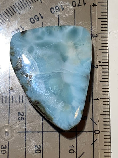 Larimar – Cabochon triangulaire de 32 × 25 × 7 mm - 10 gr. - Nuances naturelles magnifiques, parfait pour bijoux raffinés, collectionneur passionné ou exposition
