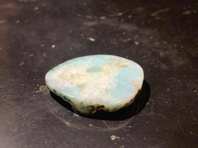 Larimar – Cabochon asymétrique de 24 × 19 × 5 mm - 4 gr. - Nuances naturelles magnifiques, parfait pour bijoux raffinés, collectionneur passionné ou exposition