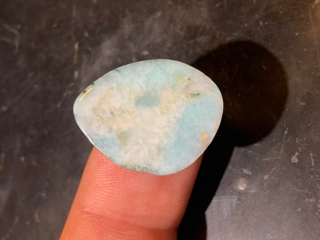 Larimar – Cabochon asymétrique de 24 × 19 × 5 mm - 4 gr. - Nuances naturelles magnifiques, parfait pour bijoux raffinés, collectionneur passionné ou exposition