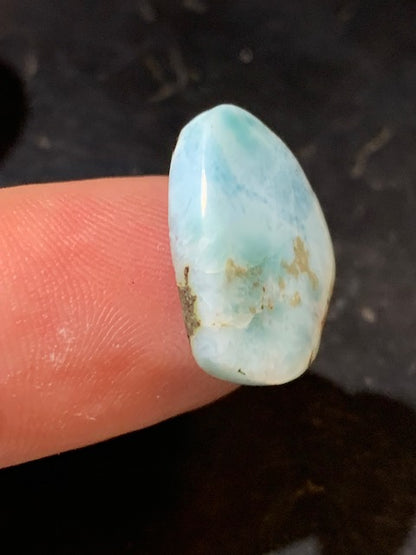 Larimar – Cabochon asymétrique de 20 × 14 × 5 mm - 2,3 gr. - Nuances naturelles magnifiques, parfait pour bijoux raffinés, collectionneur passionné ou exposition