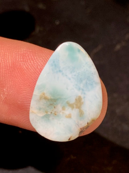 Larimar – Cabochon asymétrique de 20 × 14 × 5 mm - 2,3 gr. - Nuances naturelles magnifiques, parfait pour bijoux raffinés, collectionneur passionné ou exposition