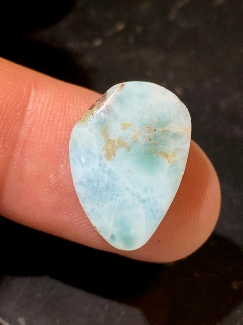 Larimar – Cabochon asymétrique de 20 × 14 × 5 mm - 2,3 gr. - Nuances naturelles magnifiques, parfait pour bijoux raffinés, collectionneur passionné ou exposition
