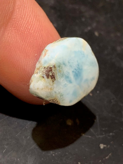 Larimar – Cabochon asymétrique de 19 × 15 × 7 mm - 3,6 gr. - Nuances naturelles magnifiques, parfait pour bijoux raffinés, collectionneur passionné ou exposition