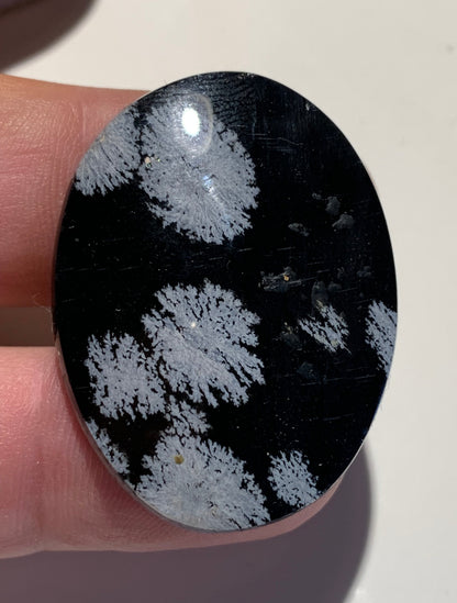 Obsidienne Neige – Cabochon de forme ovale de 40 × 30 × 5 mm - 8,2 gr. - Superbe pièce !
