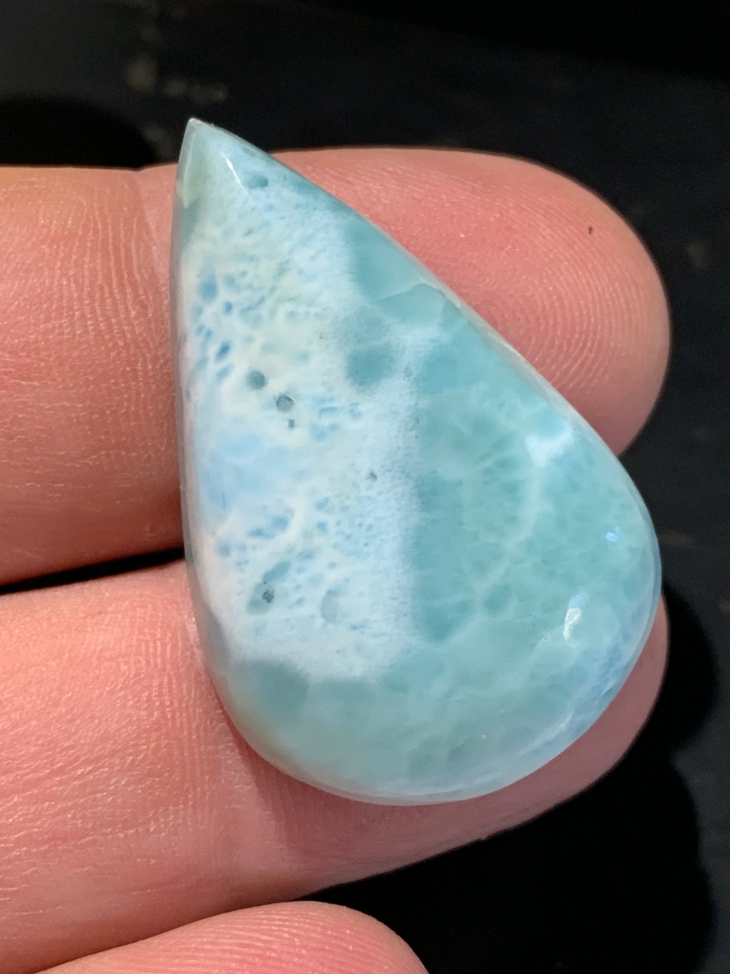 Larimar – Cabochon en forme de goutte de 36 × 24 × 9 mm - 11,2 gr. - Nuances naturelles magnifiques, parfait pour bijoux raffinés, collectionneur passionné ou exposition