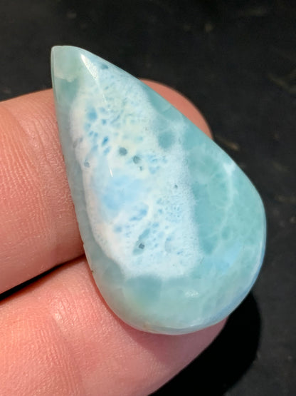 Larimar – Cabochon en forme de goutte de 36 × 24 × 9 mm - 11,2 gr. - Nuances naturelles magnifiques, parfait pour bijoux raffinés, collectionneur passionné ou exposition