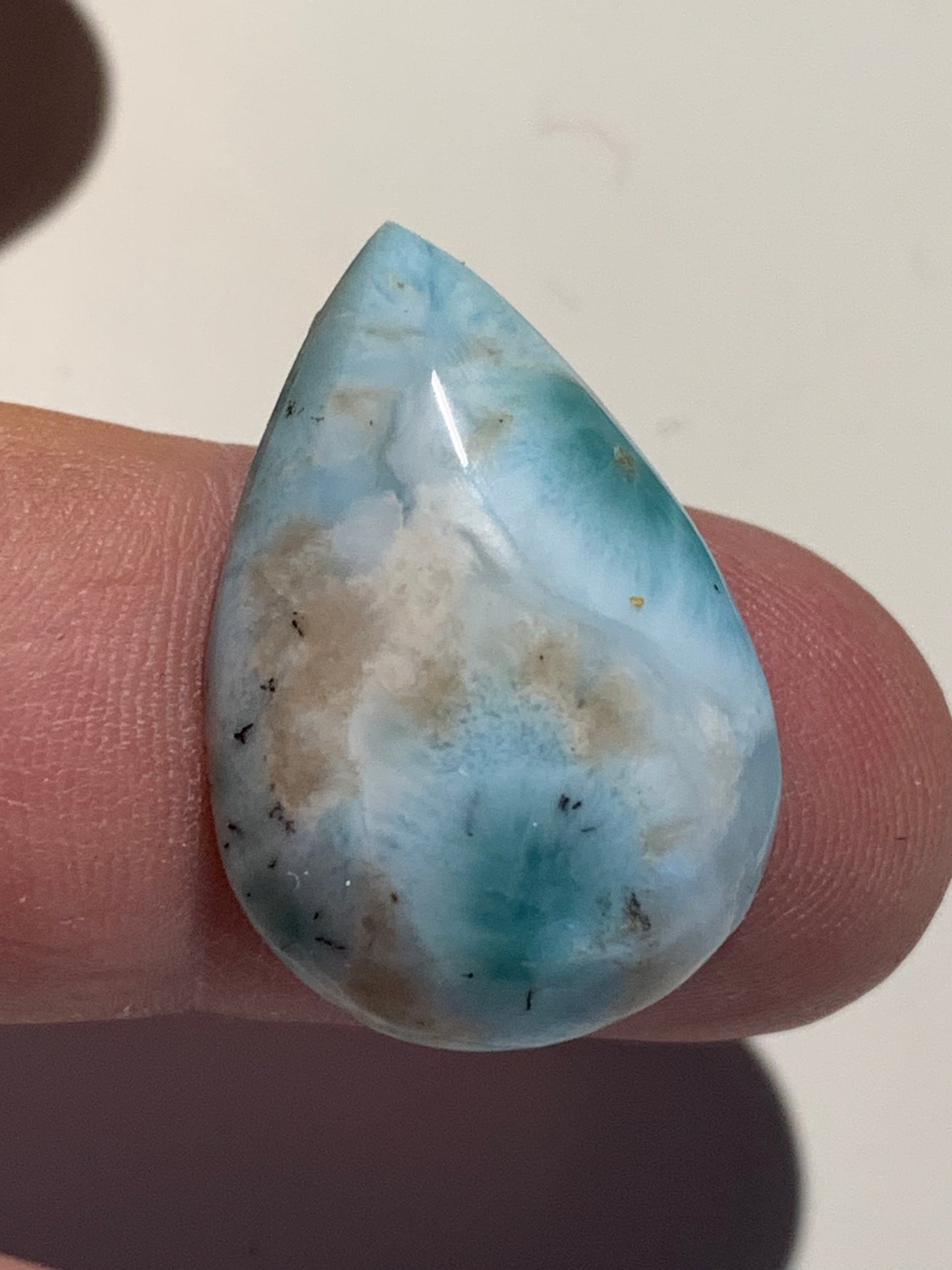 Larimar – Cabochon en forme de goutte de 28 × 19 × 8 mm - 6 gr. - Nuances naturelles magnifiques, parfait pour bijoux raffinés, collectionneur passionné ou exposition