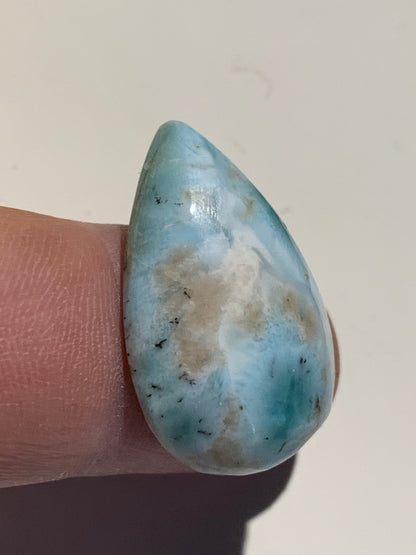 Larimar – Cabochon en forme de goutte de 28 × 19 × 8 mm - 6 gr. - Nuances naturelles magnifiques, parfait pour bijoux raffinés, collectionneur passionné ou exposition